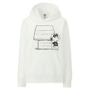 uniqlo snoopy sweater